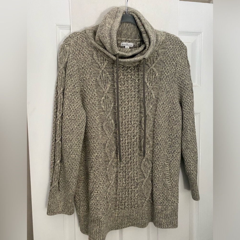 LL Bean signature in light grey with pockets size Large Petite